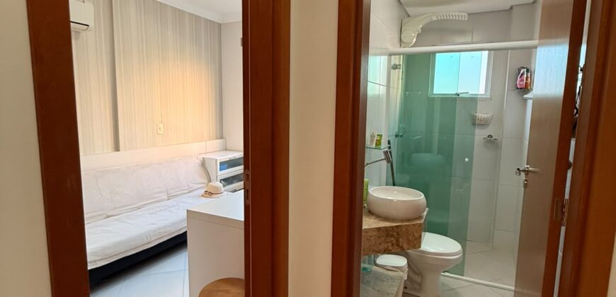 Apartamento com 2 Dormitórios Mobiliado e Decorado na Praia de Bombas
