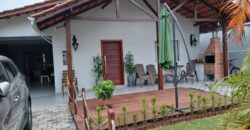 Excelente Casa na Praia de Bombas com 4 Dormitórios Por R$ 1.500.000